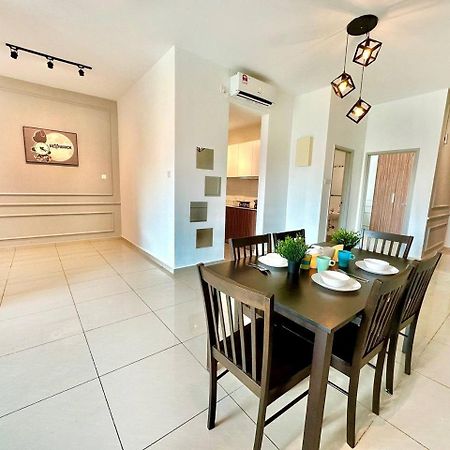 Seasons Luxury Apartment By Jk Home Johor Bahru Exteriör bild